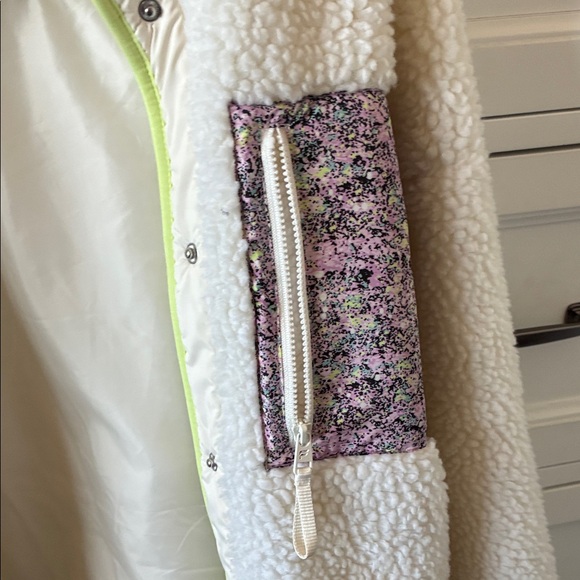 Fabletics Jacket size M - Picture 5 of 7
